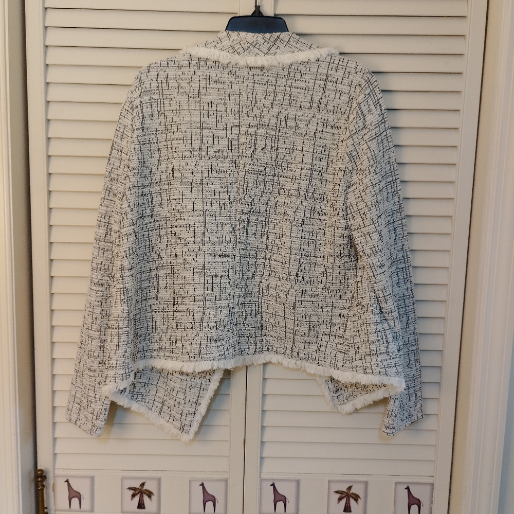 Adrienne Vittadini White and Black Tweed Open Front Jacket - Picture 2 of 4